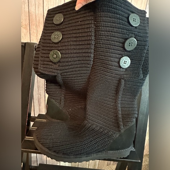 Ugg Women’s size 9 black sweater boots, EUC. Can be worn up or folded over. - Picture 6 of 8
